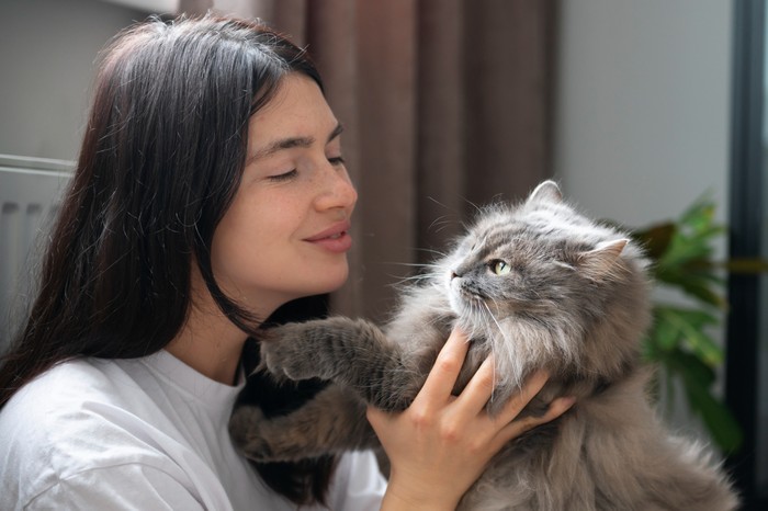Ciri kepribadian yang dimiliki pecinta kucing. orang yang menyukai kucing adalah orang yang tulus, bebas dari kepura-puraan, dan bisa menghargai orang lain.