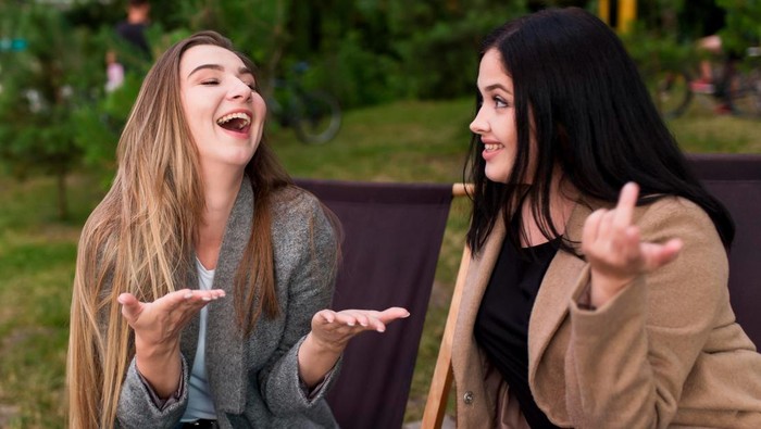 4 Tipe MBTI yang Selalu Bicara Baik tentang Orang Lain