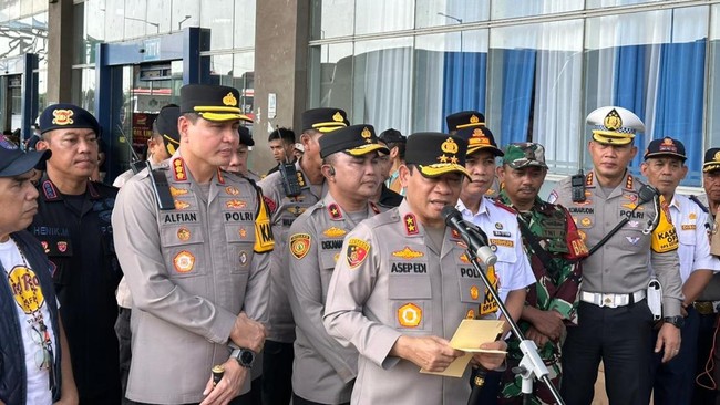 Kapolda Metro Jaya mengumumkan penghapusan sistem Ganjil Genap selama libur Lebaran. Ribuan personel disiapkan untuk amankan arus mudik dan perayaan Idulfitri.