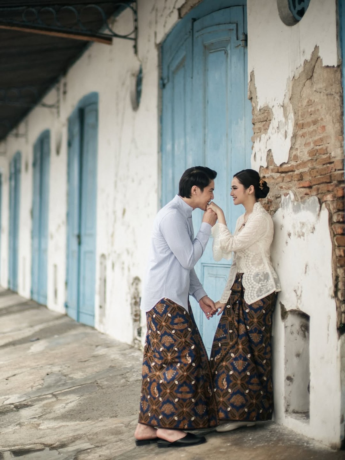 Potret Prewedding El Rumi dan Syifa Hadju Tema Tradisional