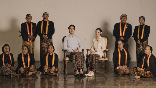 Bak Bangsawan Keraton, 7 Potret Prewedding El Rumi dan Syifa Hadju Tema Tradisional
