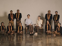 Bak Bangsawan Keraton, 7 Potret Prewedding El Rumi dan Syifa Hadju Tema Tradisional