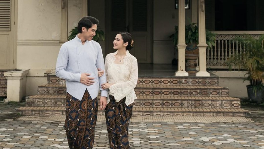 Potret Prewedding El Rumi dan Syifa Hadju Tema Tradisional