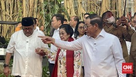 Pramono Resmikan Taman Bendera Pusaka, Megawati dan Bang Doel Hadir