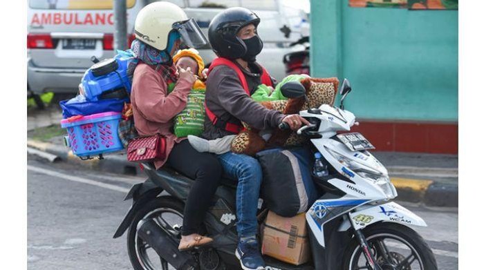 Sebelum berangkat, penting untuk memastikan kondisi motor dalam keadaan prima. Berikut ini beberapa hal yang perlu diperiksa sebelum menggunakan motor