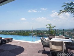 Nikmati Staycation Mewah di Trans Hotel Jakarta, Ada Infinity Pool