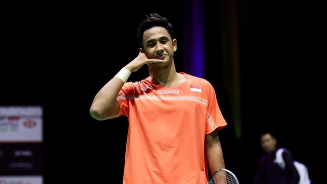 Alwi Farhan berhasil lolos ke final Swiss Open usai mengalahkan unggulan pertama Li Shifeng, Minggu (15/3) dini hari WIB.