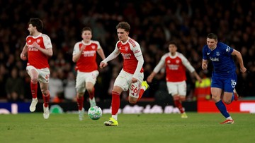 Sorotan Dunia Olahraga CNN Sport : FOTO: Arsenal Terus Lari Buru Trofi Juara Liga Inggris