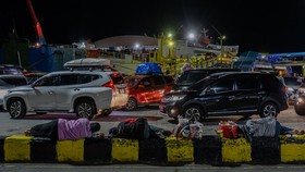 FOTO: H-6 Lebaran, Pelabuhan Merak dan Ciwandan Mulai Dipadati Pemudik