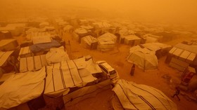 FOTO: Langit Berubah Oranye, Badai Pasir Dahsyat Selimuti Gaza