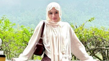 Gosip Terkini Selebriti Insertlive : Kembali Muncul Bareng Anak, Kondisi Mental Inara Rusli Disebut Membaik