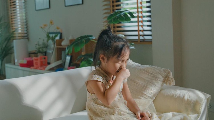 Kapan Batuk Anak Perlu Dicurigai sebagai TBC&quest;