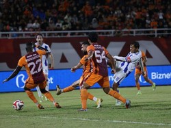 Hasil Super League: Persib Ditahan Borneo, Persija Diredam Dewa