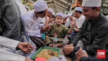 FOTO: Menyambut Malam ke-25 Ramadan di Masjid Al-Awwabin