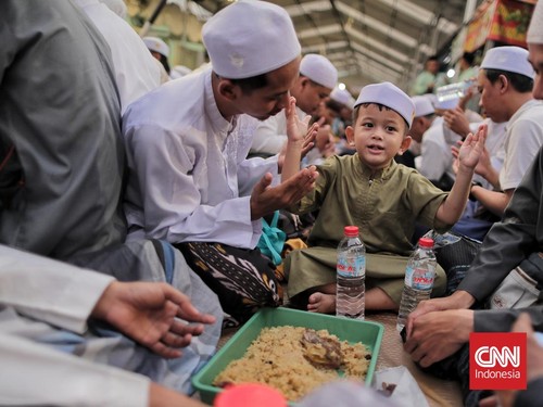 FOTO: Menyambut Malam ke-25 Ramadan di Masjid Al-Awwabin