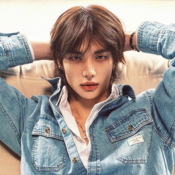 GUESS Gandeng Hyunjin Stray Kids sebagai Global Ambassador