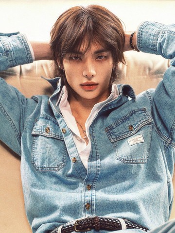 GUESS Gandeng Hyunjin Stray Kids sebagai Global Ambassador