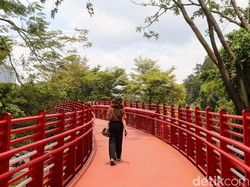 Video Menikmati Pesona Taman Bendera Pusaka di Kebayoran Baru
