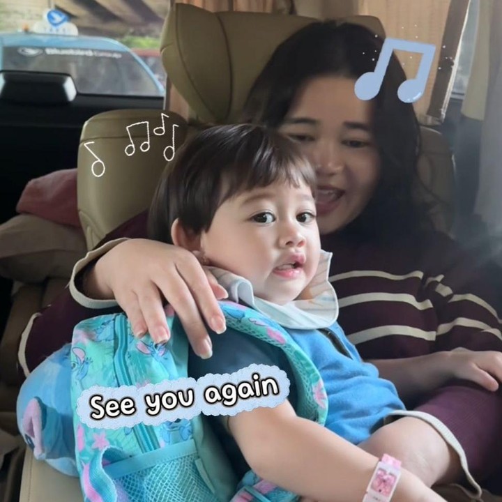 <p>Tidak hanya itu, Gabriella kini juga sudah pintar ngoceh, lho. Ketika diantar oleh sang Bunda ke sekolah, ia pun asyik bernyanyi dan mengoceh sepanjang perjalanan. (Foto: Tiktok @oliviasumargoreal)</p>