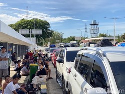 Ribuan Pemudik Padati Pelabuhan Tanjung Kalian Bangka Barat