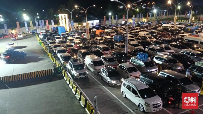 Menindak SKB arus mudik Idul Fitri 2026, Polda Banten lakukan penyekatan dan kantong parkir disiapkan untuk mobil barang di luar pengangkut logistik.