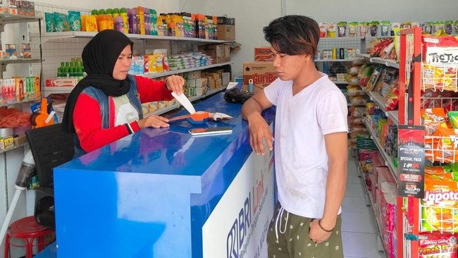 Pelaku usaha mikro di Merauke, Risya, sukses kembangkan usaha BRILink Agen, mempermudah akses transaksi perbankan dan meningkatkan pendapatan keluarga.