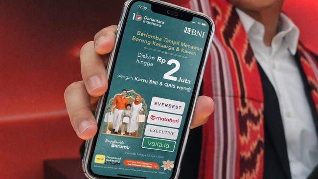 Nasabah dapat menikmati potongan harga untuk pembelian produk fashion dengan pembayaran menggunakan Kartu Debit BNI, Kartu Kredit BNI, serta QRIS wondr by BNI.