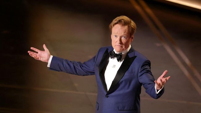 Conan O'Brien tak ragu untuk menyindir Presiden AS, Donald Trump, saat memandu malam puncak Piala Oscar 2026.