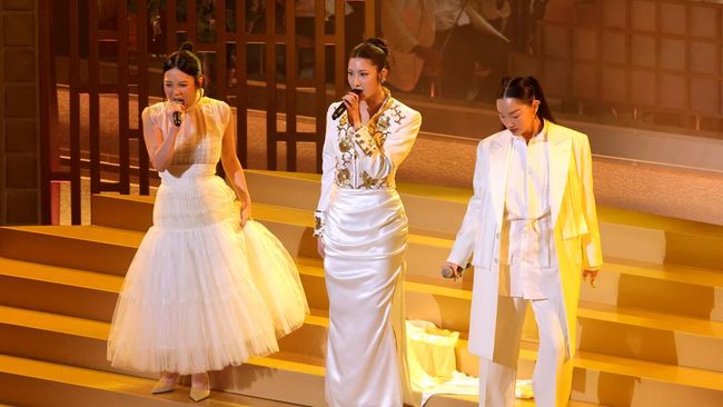 HUNTR/X sukses pukau panggung Oscar 2026 dengan membawakan lagu Golden yang menjadi lagu tema KPop Demon Hunters.