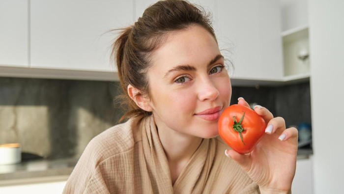 4 Makanan Sehat yang Bisa Mencerahkan Kulit, Konsumsi secara Rutin!