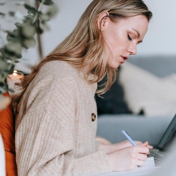 Orang Cerdas Biasanya Menunjukkan 7 Ciri Ini, Menurut Ilmu Psikologi