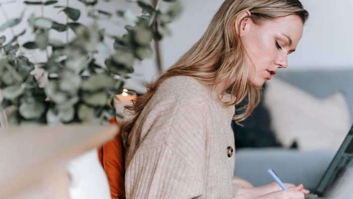 Orang Cerdas Biasanya Menunjukkan 7 Ciri Ini, Menurut Ilmu Psikologi