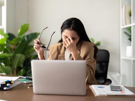 Fenomena 'Quiet Cracking', Saat Karyawan Tetap Bekerja tapi Hatinya Sudah Tidak di Sana