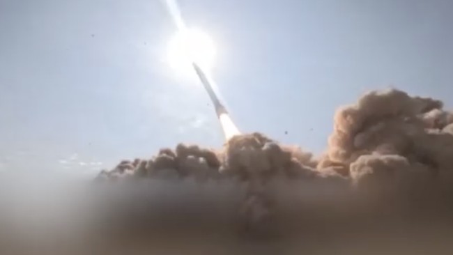 Serangan rudal Iran di dua kota di Israel selatan melukai lebih dari 100 orang pada Sabtu (21/3).