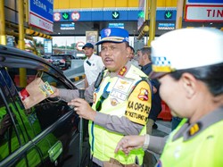 Kakorlantas Dampingi Kapolri Tinjau GT Kalikangkung: Rekayasa Lalin Mudik Berbasis Data
