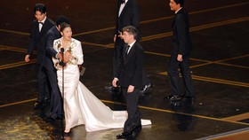 Produser Oscar 2026 Buka Suara Soal Pemotongan Pidato Ejae Cs