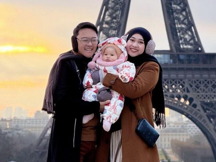 Momen Danang DA Beri Kejutan Hadiah Mobil untuk Istri Dokter