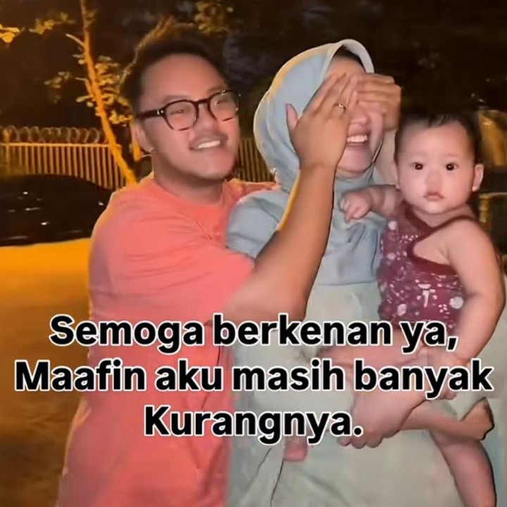 <p>Melalui unggahan di Instagram, Danang membagikan momen saat dirinya menyiapkan kejutan untuk sang istri. Pria berusia 35 tahun ini mengajak Nura untuk menutup mata sebelum akhirnya melihat langsung hadiah spesialnya. "Nura masih belum tahu kalau aku mau kasih <em>surprise</em> dia mobil," ungkap Danang. (Foto: Instagram @danang_official91 / @hemasnura)</p>