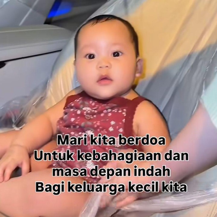 <p>Putri semata wayang mereka, Diarta Maiza Pramasvara, juga tak mau ketinggalan ikut mencoba mobil baru sang Bunda, lho. Gemas banget, ya! (Foto: Instagram @danang_official91 / @hemasnura)</p>