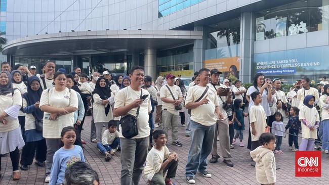 Antusiasme peserta memeriahkan program Mudik Seru 2026 Bersama Transmedia di Jakarta. Peserta menikmati hiburan dan berharap program ini berlanjut setiap tahun.