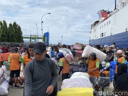 Video H-5 Lebaran, 3.702 Pemudik dari Kalimantan-Malaysia Tiba di Pelabuhan Parepare