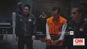 VIDEO: Minta THR Capai Rp610 Juta, Bupati & Sekda Cilacap Ditahan KPK