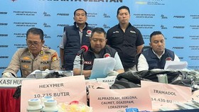 Darurat Tramadol, Jual Obat Keras Berkedok Toko Kelontong-Kosmetik