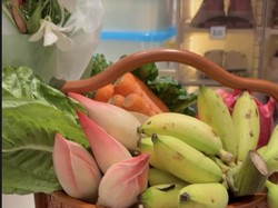 Video Intip Isi Hampers Unik Presiden Prabowo untuk Raffi Ahmad