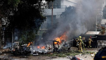 FOTO: Rudal Iran Menghantam Sejumlah Lokasi di Israel