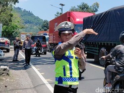 Pemudik Mulai Padati Jalur Limbangan Garut, One Way Diterapkan