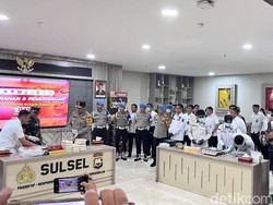 Labfor Polda Sulsel Periksa 25 Kg Kokain Ditemukan Terdampar di Selayar