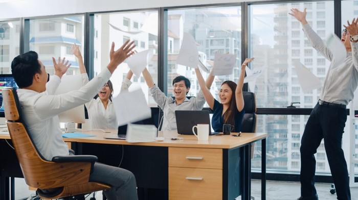 Game Guest-of-Honor Trivia adalah kuis seru untuk menguji seberapa mengenal tim kita terhadap rekan kerja yang akan resign./ Foto: Freepik.com/tirachardz