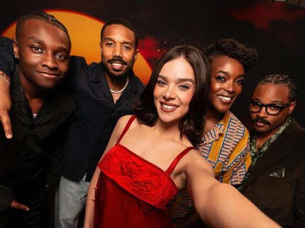 Tampil di Oscar 2026, Wunmi Mosaku Ungkap Persahabatan dengan Hailee Steinfeld: Main Satu Film Kini Hamil Bareng