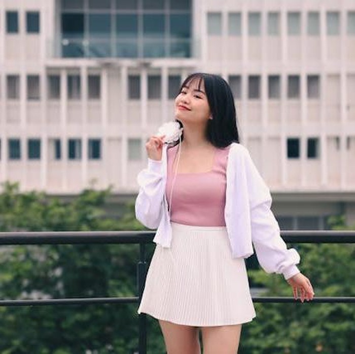 Pisces lebih memilih menjaga kedamaian daripada memperpanjang konflik. Ketika ada masalah, mereka biasanya mencoba berbicara dengan lembut dan mencari jalan keluar yang tidak menyakiti siapa pun.